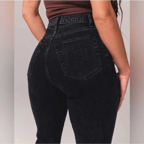 Ultra High Rise 90’s Slim Straight Jeans - Picture 4 of 7